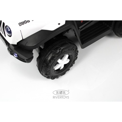 Детский электромобиль RiverToys G003GG белый