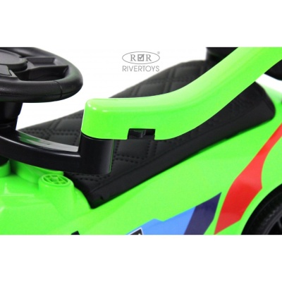 Детский толокар RiverToys F003FF-P зелёный