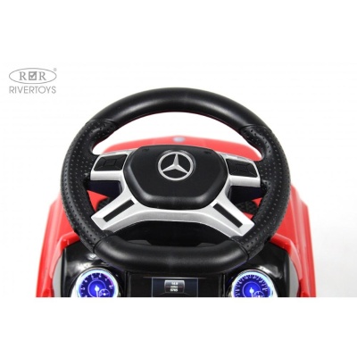Детский толокар Mercedes-Benz GL63 RiverToys А888АА красный
