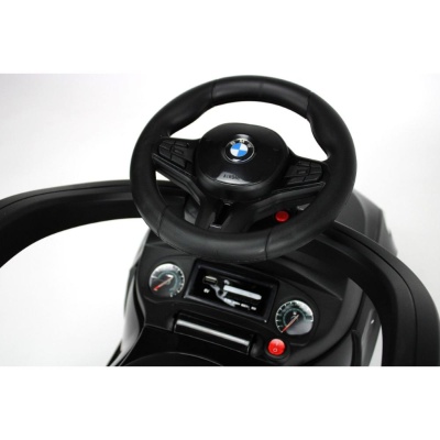 Детский толокар BMW M5 RiverToys A999MP-H чёрный