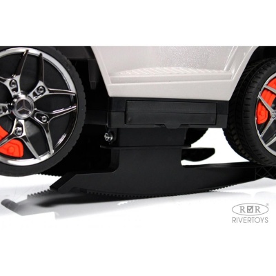 Детский толокар Mercedes-Benz G63 RiverToys Z001ZZ-A серый бриллиант 05 Детский толокар Mercedes-Benz G63 RiverToys Z001ZZ-A серый бриллиант 05
