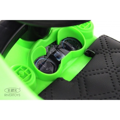 Детский толокар RiverToys F003FF-P зелёный