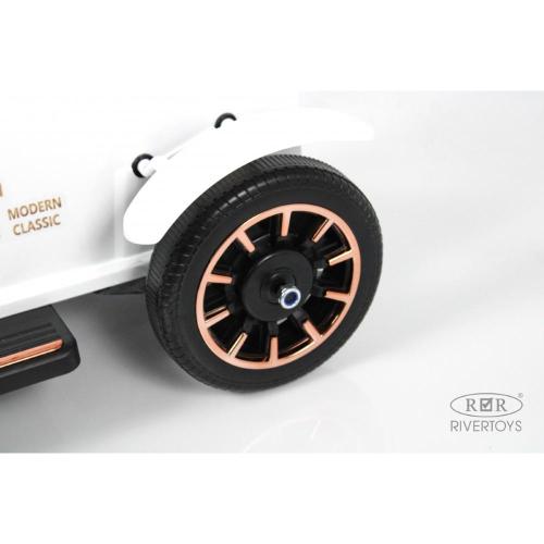 Детский электромобиль RiverToys K222PX белый фото 14