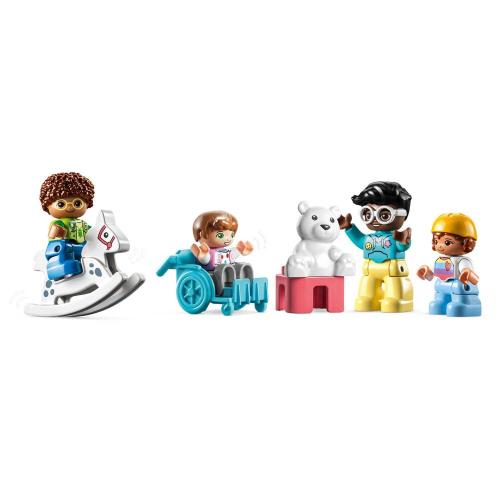 Конструктор Lego Duplo 10992 Жизнь в детском саду фото 2