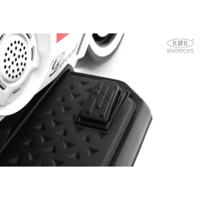 Детский электромотоцикл RiverToys М777БХ белый
