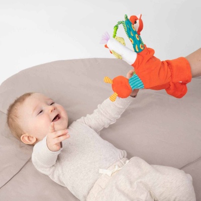 Игрушка-перчатка Дай пять Happy Baby 330672