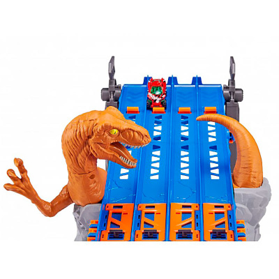 Гоночный трек Атака Хищника Metal Machines Zuru 6740/44159 2