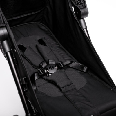 Прогулочная коляска Peppy Aero Black cosmos