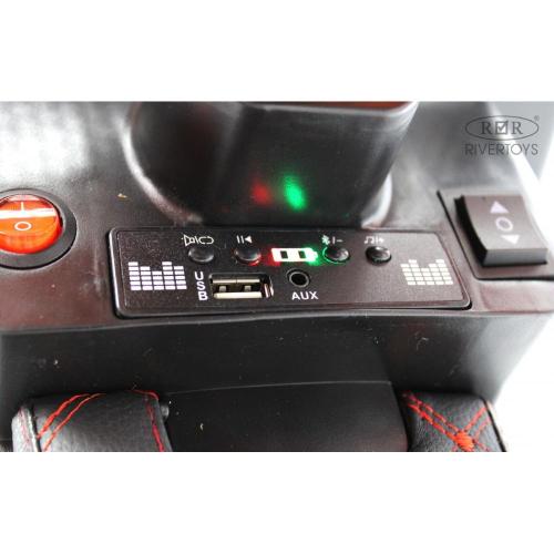 Детский электромобиль RiverToys G003GG белый фото 3